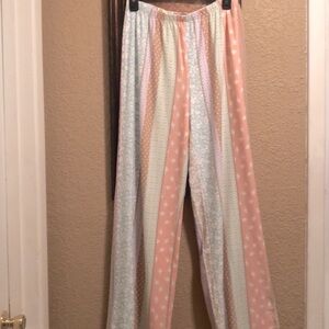 NWT Melissa Paige Palazzo Pants. Beautiful fun pastel colors. 95% Poly. Large